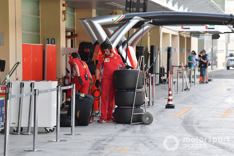 Ferrari mechanic and Pirelli tyres