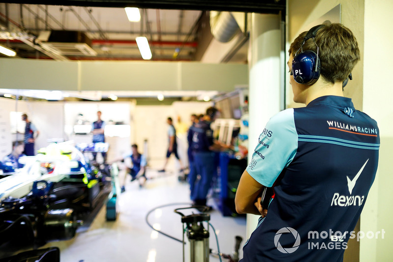 George Russell, Williams,observa Robert Kubica