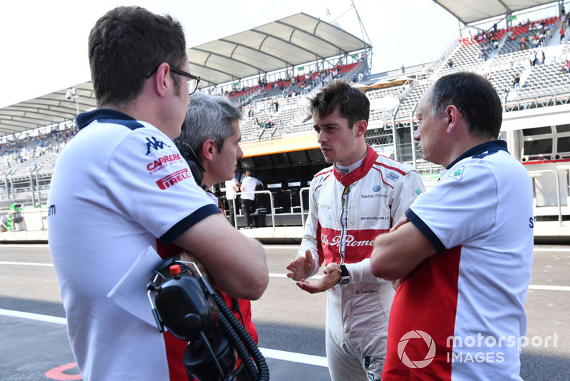 Charles Leclerc, Sauber with Xevi Pujolar, Sauber Head of Track Engineering and Frederic Vasseur, Sauber, Team Principal