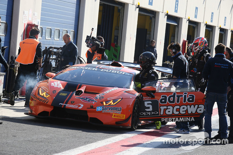 #5 FFF Racing Team: Parth Ghorpade, Jack Bartholomew, ai box