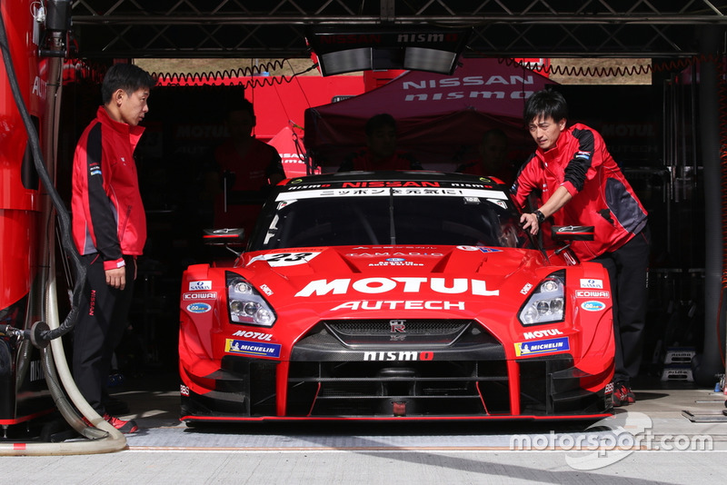 #23 MOTUL AUTECH GT-R