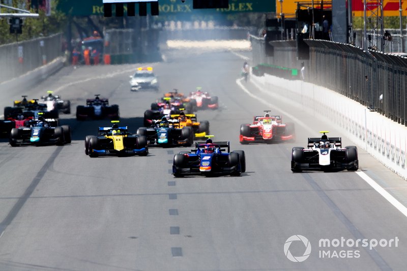 Partenza, Nobuharu Matsushita, CARLIN precede Nyck De Vries, ART GRAND PRIX