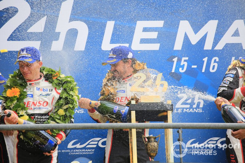 El ganador, #8 Toyota Gazoo Racing Toyota TS050: Fernando Alonso