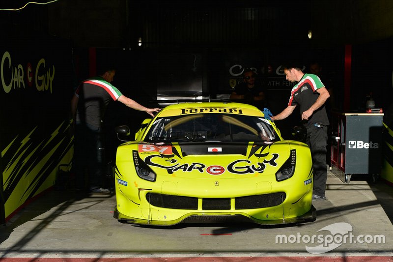 #57 Car Guy Racing Ferrari 488 GTE: Такесі Кімура, Кей Франческо Коззоліно, Ком Ледогар
