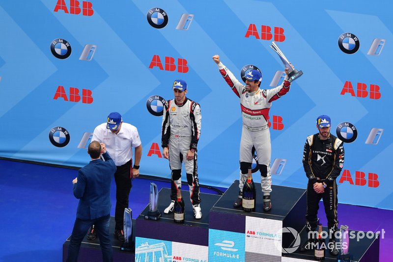 Lucas Di Grassi, Audi Sport ABT Schaeffler, sur le podium avec Sébastien Buemi, Nissan e.Dams, Jean-Eric Vergne, DS TECHEETAH