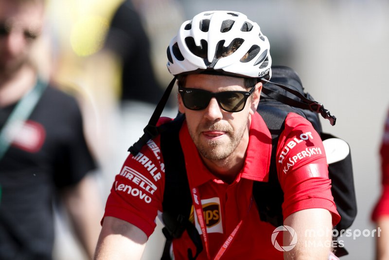 Sebastian Vettel, Ferrari en bicicleta