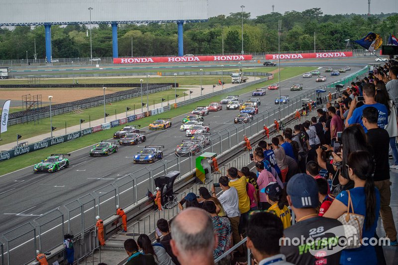 #75 T2 Motorsports Ferrari 488 GT3: David Tjiptobiantoro, Rio Haryanto
