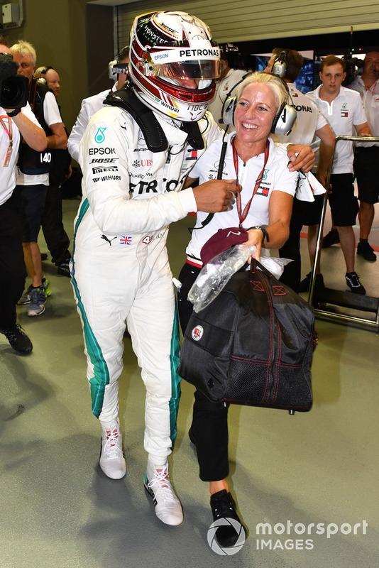 Lewis Hamilton 79. rajtelsősége a Forma-1-ben - F1 2018 - Szingapúri Nagydíj