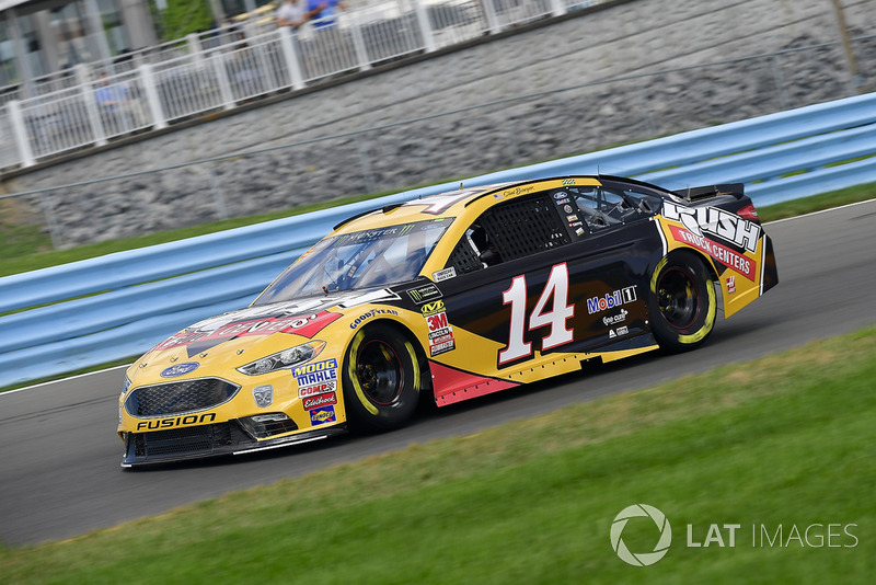 18. Clint Bowyer, Stewart-Haas Racing, Ford Fusion Rush Truck Centers
