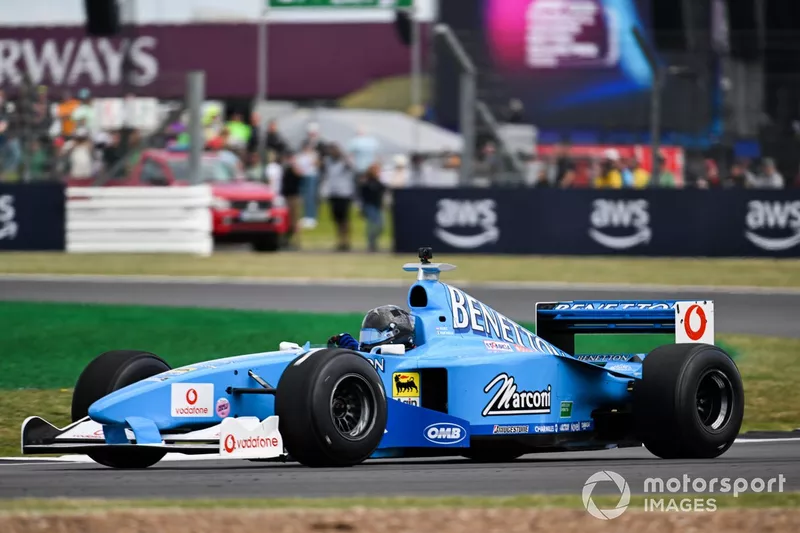 Benetton B200