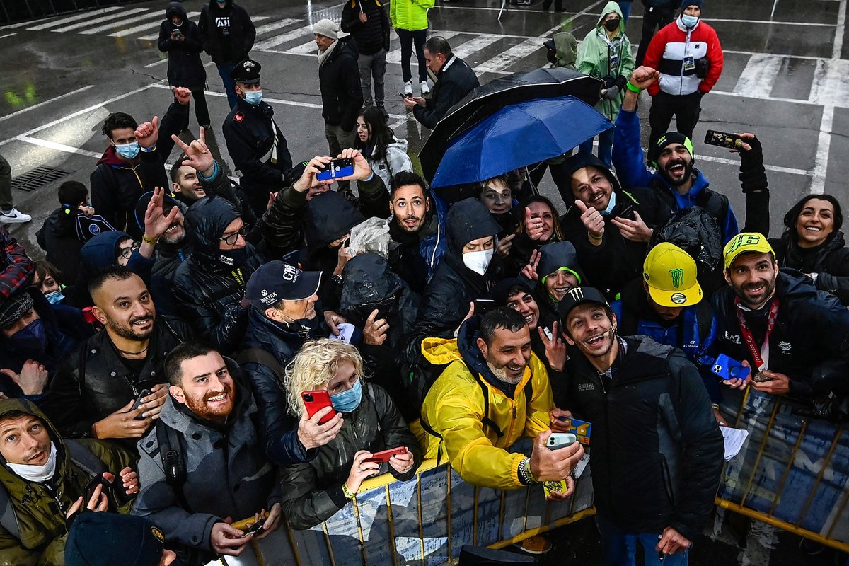 Valentino Rossi en el EICMA en Milán