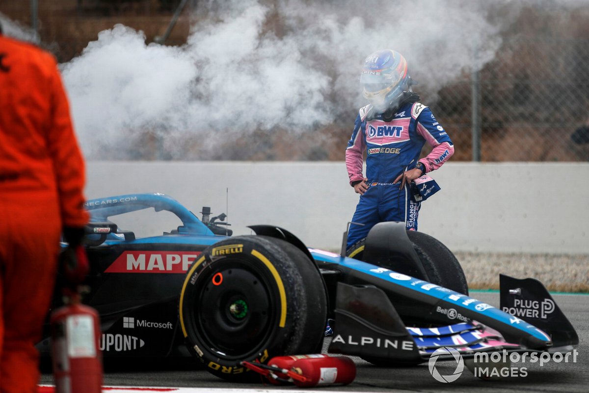 Fernando Alonso, Alpine A522, problemas de motor
