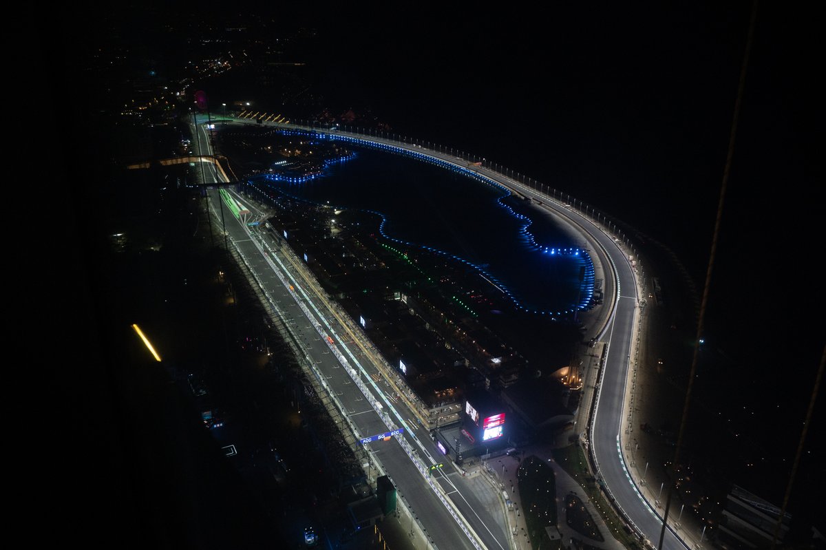 Vista nocturna del circuito Yeda Corniche