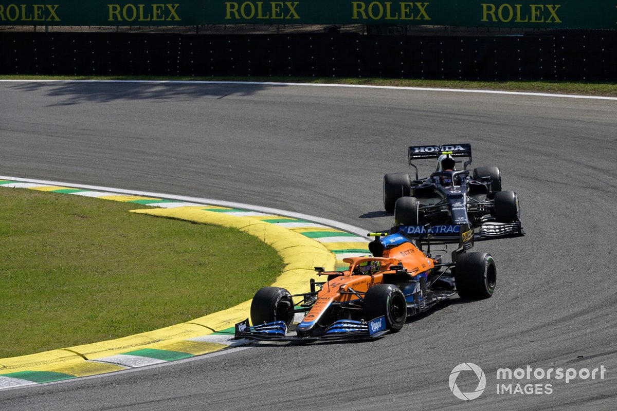 Lando Norris, McLaren MCL35M, Pierre Gasly, AlphaTauri AT02