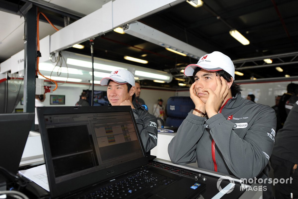 Compañeros de equipo Kamui Kobayashi y Sergio Pérez, Sauber C30 Ferrari