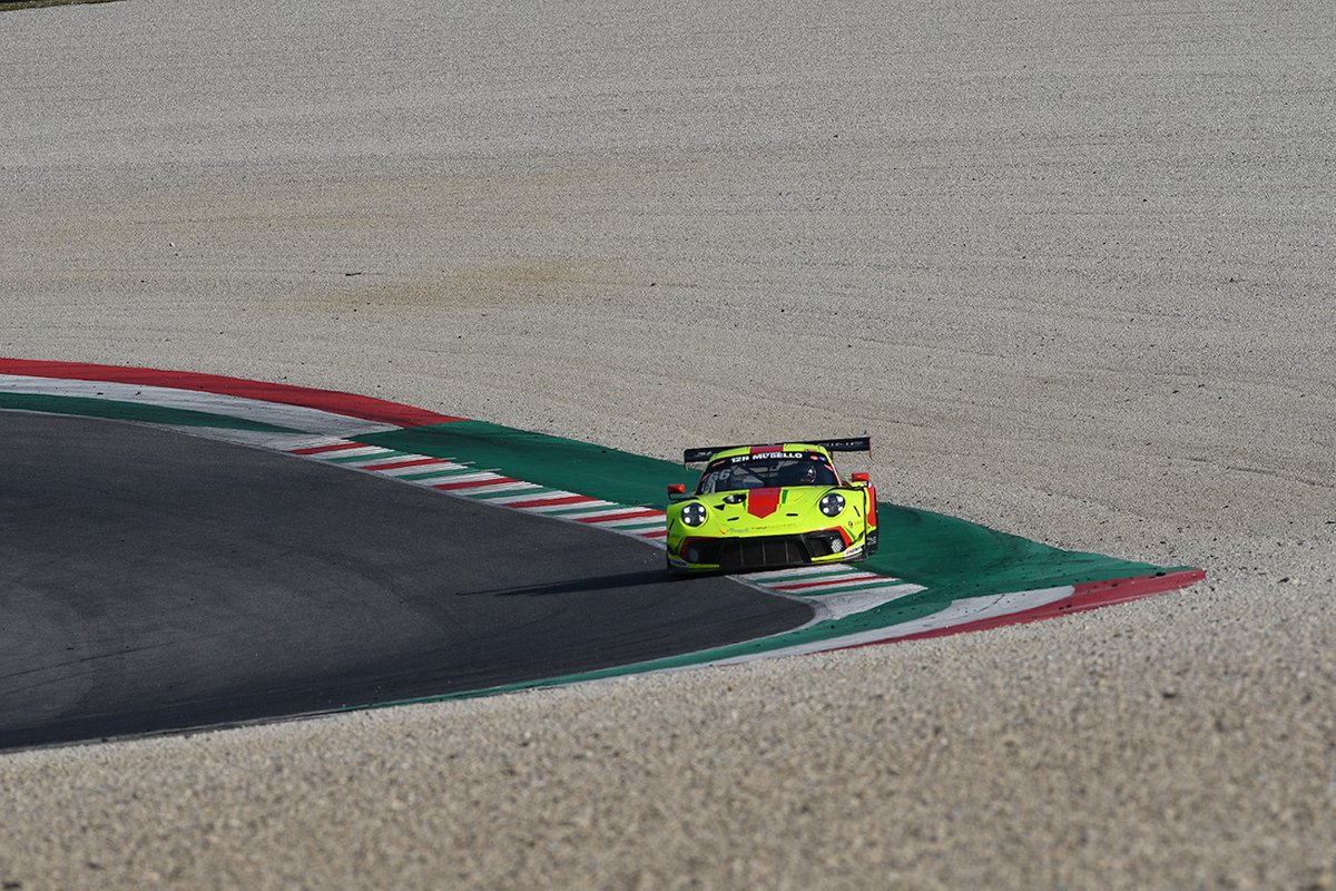 #66 Haegeli by T2 Racing: Pieder Decurtins, Manuel Lauck, Marc Basseng, Porsche 911 GT3 R