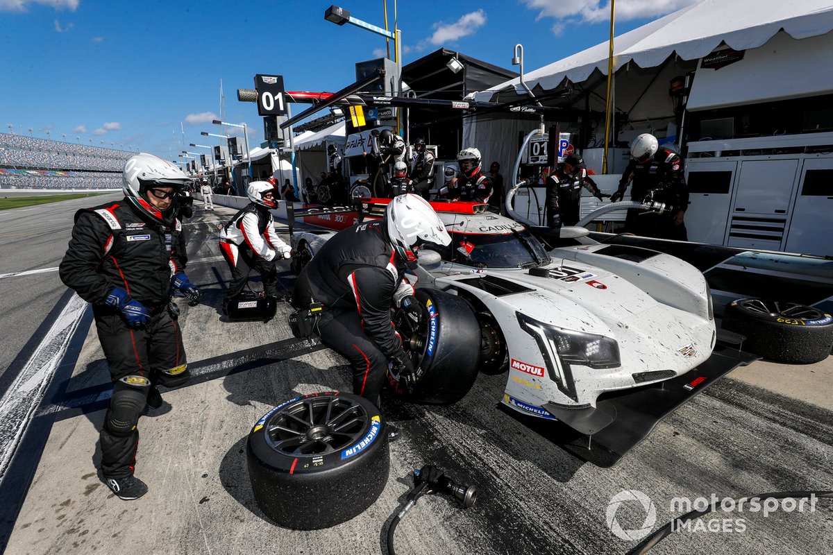 #01 Chip Ganassi Racing Cadillac DPi: Renger van der Zande, Scott Dixon, Kevin Magnussen