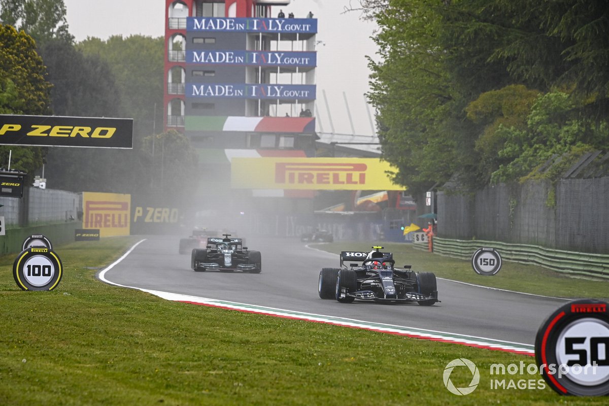 Pierre Gasly, AlphaTauri AT02, Lance Stroll, Aston Martin AMR21