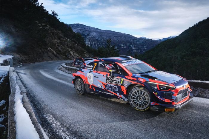 Pierre-Louis Loubet, Vincent Landais, Hyundai 2c Competition Hyundai i20 Coupe WRC