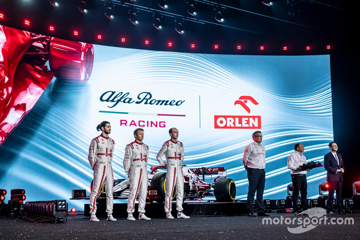 Antonio Giovinazzi, Kimi Raikkonen, Robert Kubica, Alfa Romeo Racing, Antonio Giovinazzi, Kimi Raikkonen, Robert Kubica, Alfa Romeo Racing, Daniel Obajtek, PKN Orlen/CEO, Frédéric Vasseur, Director, Jan Monchaux, Director Técnico