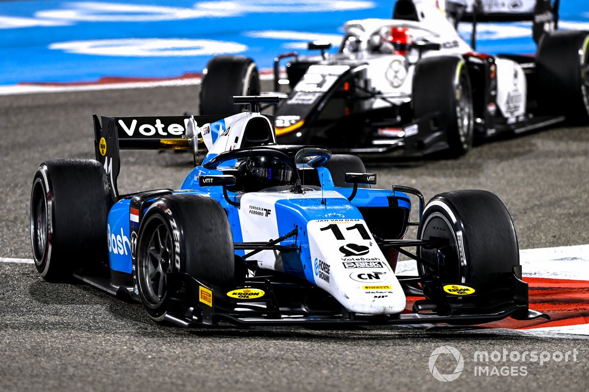 Richard Verschoor, MP Motorsport, leads Ralph Boschung, Campos Racing