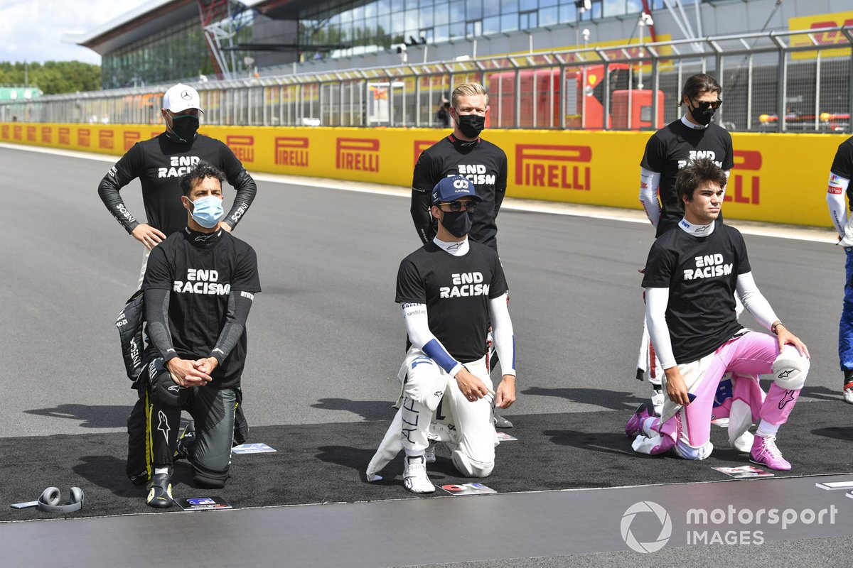 Valtteri Bottas, Mercedes-AMG F1, Kevin Magnussen, Haas F1, Daniel Ricciardo, Renault F1, Pierre Gasly, AlphaTauri, Lance Stroll, Racing Point, muestran su apoyo a la campaña para el fin del racismo
