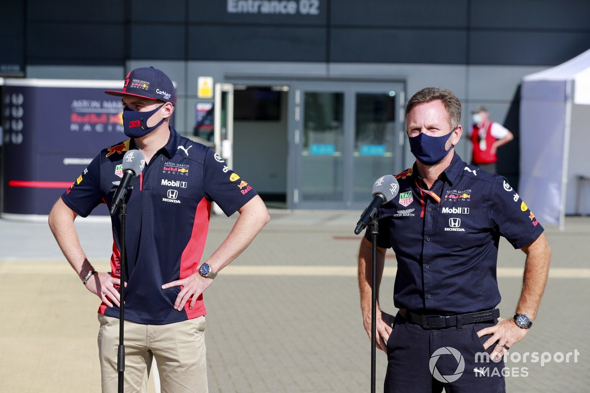 Max Verstappen, Red Bull Racing e Christian Horner, Team Principal, Red Bull Racing parla con i media