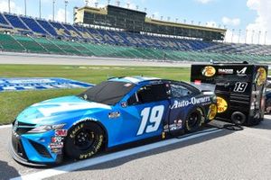 Martin Truex Jr., Joe Gibbs Racing, Auto Owner's Insurance Toyota Camry