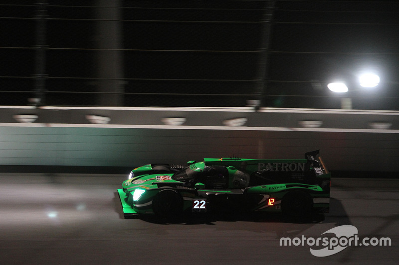 #22 Tequila Patron ESM Nissan DPi: Pipo Derani, Johannes van Overbeek