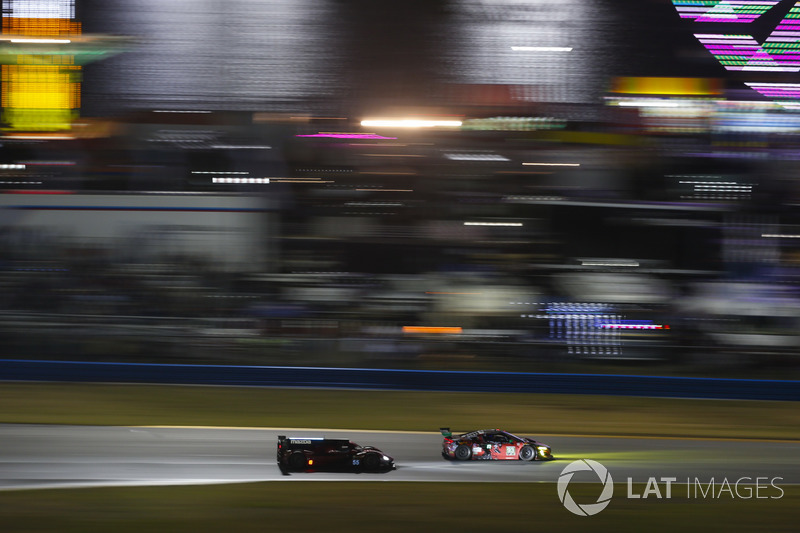#93 Michael Shank Racing Acura NSX, GTD: Lawson Aschenbach, Justin Marks, Mario Farnbacher, Cme Ledogar