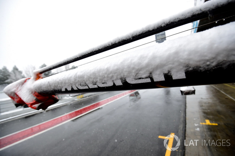 Pit box de McLaren