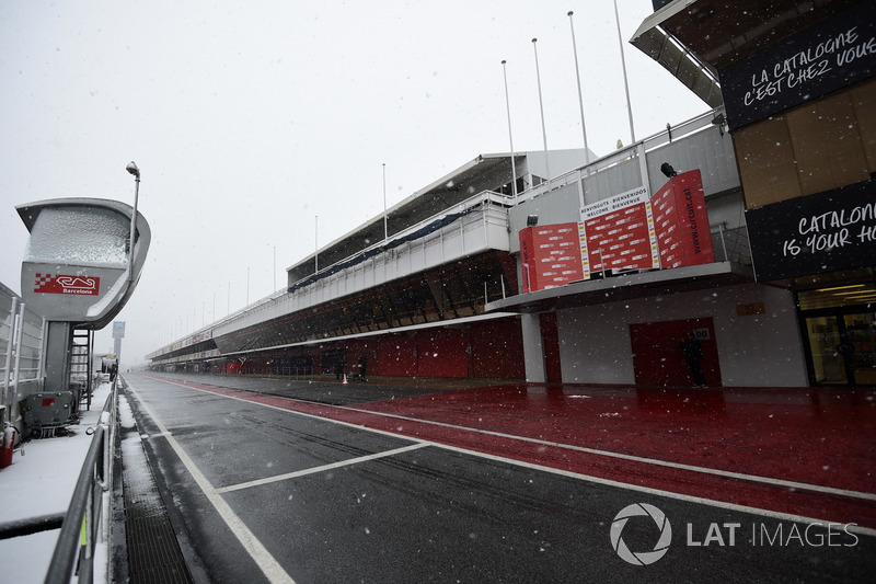 Snow stops testing on day three