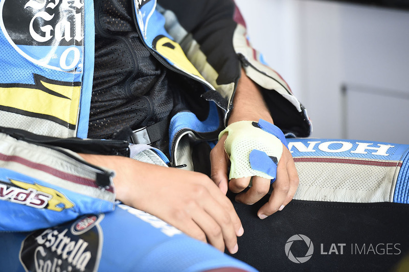 Franco Morbidelli, Estrella Galicia 0,0 Marc VDS hand injury