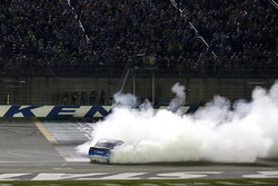 Martin Truex Jr., Furniture Row Racing, Toyota Camry Auto-Owners Insurance