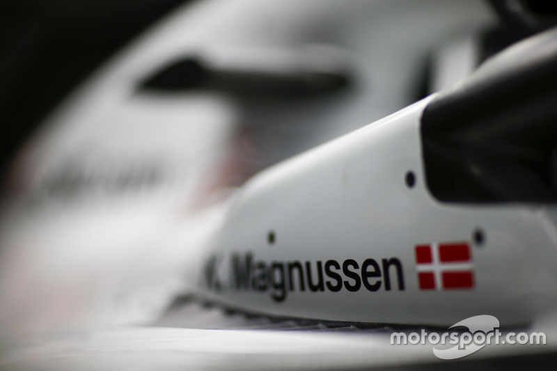 The Halo of Kevin Magnussen, Haas F1 Team VF-18