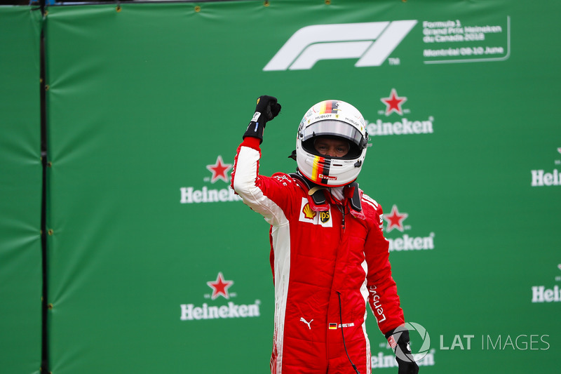 Sebastian Vettel, Ferrari, festeggia la vittoria nel parco chiuso