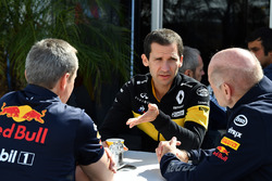 Paul Monaghan, Red Bull Racing Chief Engineer, Remi Taffin, Head of Renault Sport F1 Track Operations en Adrian Newey, Red Bull Racing