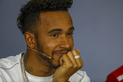 Lewis Hamilton, Mercedes AMG F1 en la conferencia de prensa