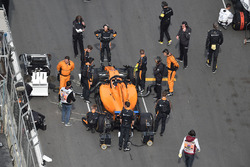 Fernando Alonso, McLaren MCL33 on the grid