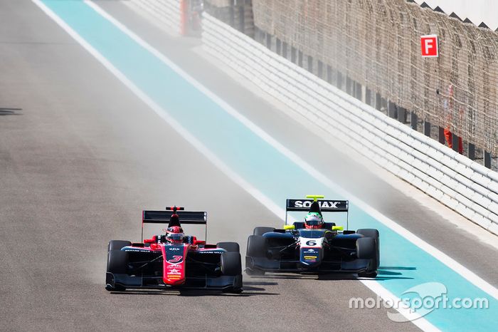 George Russell, ART Grand Prix leads Leonardo Pulcini, Arden International