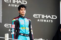 Podium: derde plaats Arjun Maini, Jenzer Motorsport