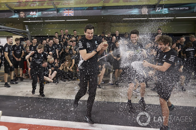 Toto Wolff, Executive Director Mercedes AMG F1 and the Mercedes team celebrate