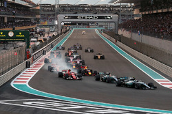 Valtteri Bottas, Mercedes-Benz F1 W08 mène au départ