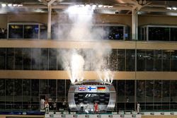Le podium et des feux d'artifice