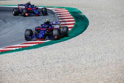 Pierre Gasly, Scuderia Toro Rosso STR13 y Brendon Hartley, Scuderia Toro Rosso STR13