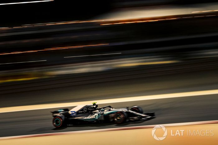 3: Valtteri Bottas, Mercedes-AMG F1 W09, 1'28.124