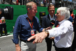 Комментатор Sky Sports F1 Мартин Брандл, Берни Экклстоун и мэр Сан-Паулу Жоао Дориа