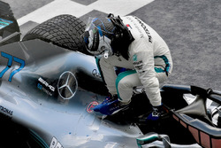 Valtteri Bottas, Mercedes-AMG F1 W09 dans le parc fermé