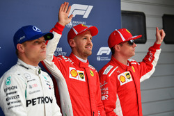 Valtteri Bottas, Mercedes-AMG F1, Sebastian Vettel, Ferrari y Kimi Raikkonen, Ferrari celebran