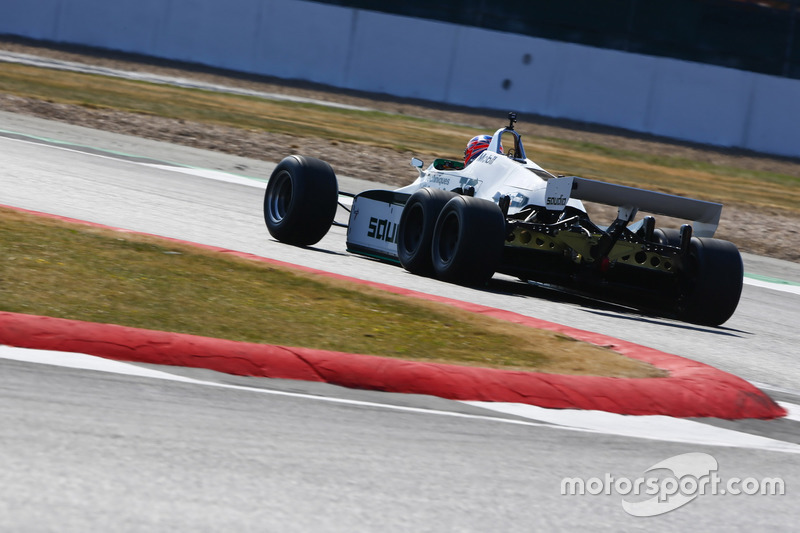 Jenson Button pilota a Williams FW08B de 1982
